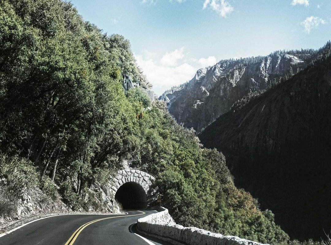 HD Quality, No Interruptions: The Superior Viewing Experience